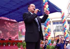 香港著名艺人曾志伟